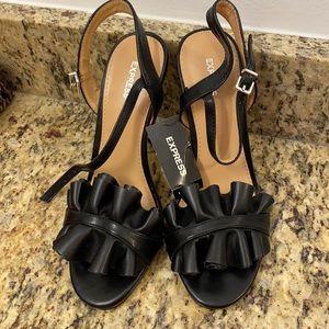 Express heels size 7 NWT